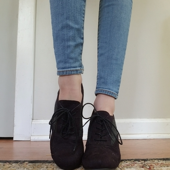 XOXO Womens Booties - Picture 2 of 4